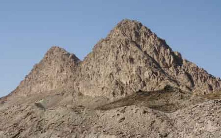 تبدیل کوه دوبرادران قم به ژئوپارک فسیلی تبدیل کوه دوبرادران قم به ژئوپارک فسیلی
